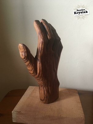 Pablo Guerreiro. Escultura tallada en madera de zebrano. 2020