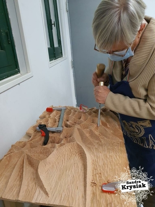 María Jesús. Trabajo en madera de haya.