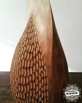 Sandra Krysiak. Semilla. Obra en madera de Tilo