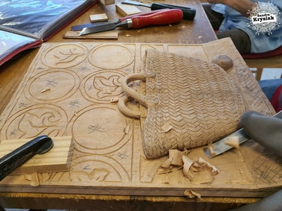 Francisco. En proceso. Relieve en madera de tilo. 2021