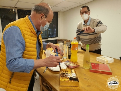 José. Tallando el pastel de cumpleaños. 2021